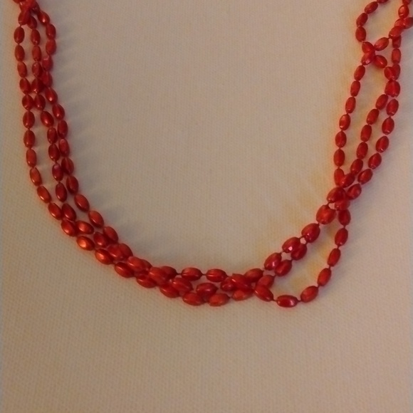 Vintage red bead necklace - Picture 3 of 3